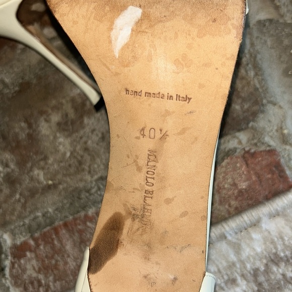 ⭐️Manolo Blahnik Patent Leather Open-Toe Heels⭐️ - Picture 5 of 9